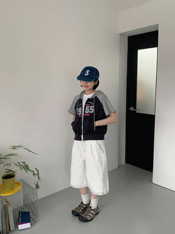 Heiru lettering crop two-way short sleeve hood zip-up